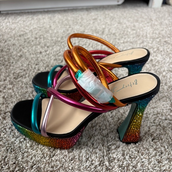 Betsey Johnson Women's Maeve Rainbow Platform Sandal Size 9.5 - Picture 4 of 10